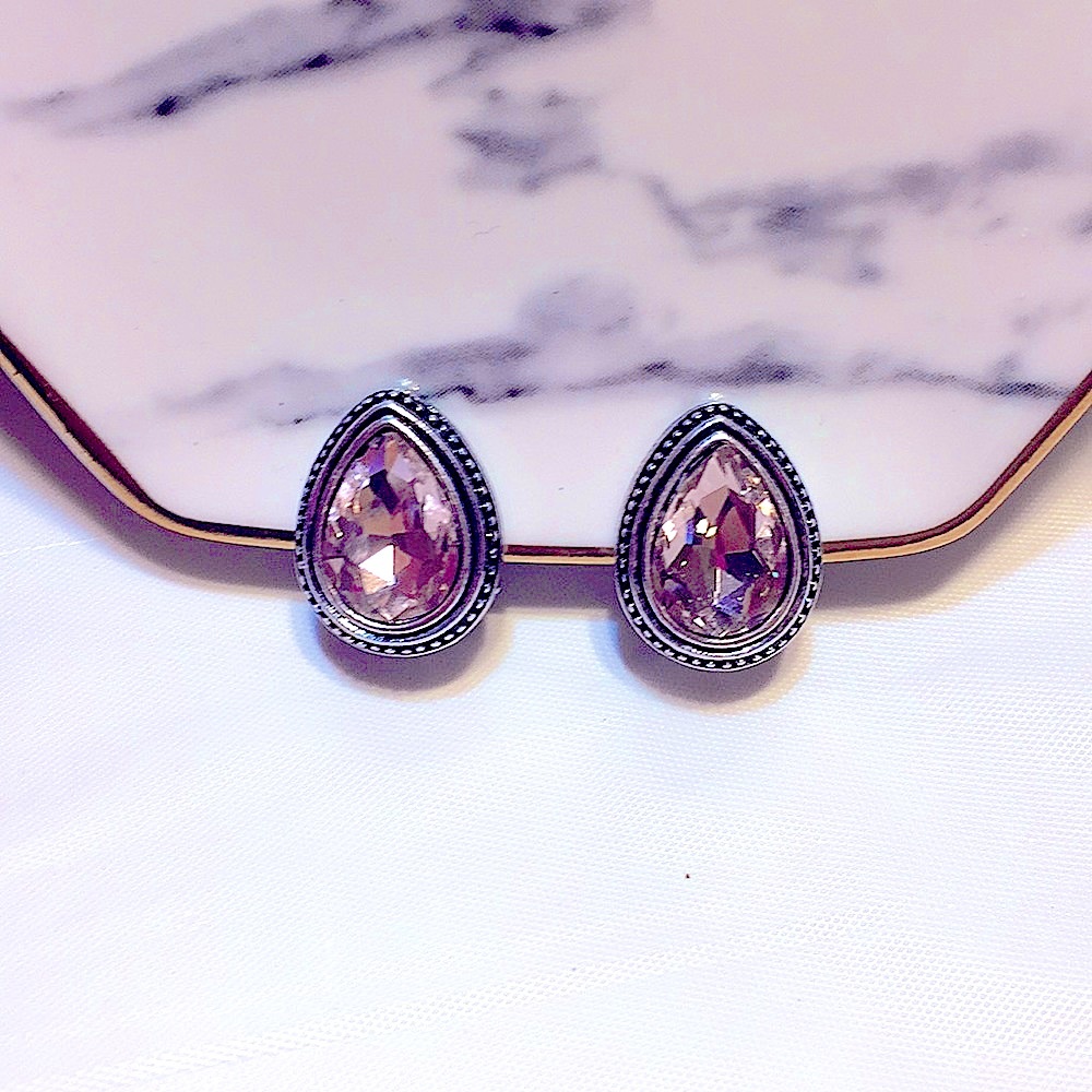 ❤️ Master of refined arts pink clip ons